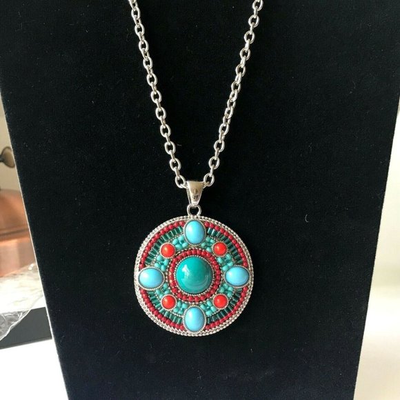 Southwestern Medallion Necklace Earrings Set Pendant Turquoise Beads Silver Tone - Picture 4 of 12